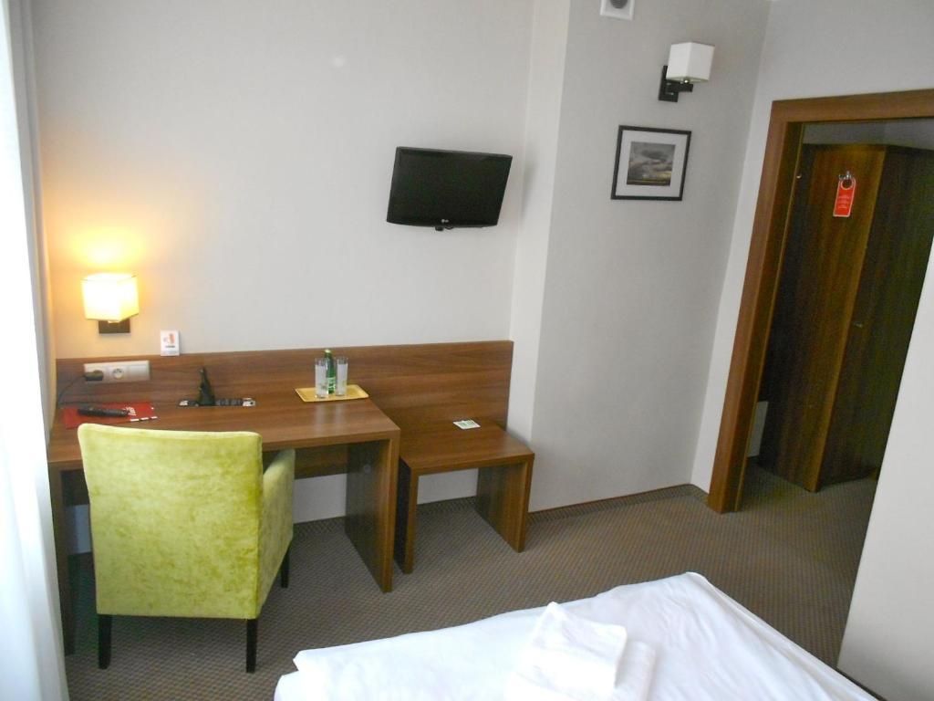 Hotel Srodmiejski Zielona Gora  Bilik gambar