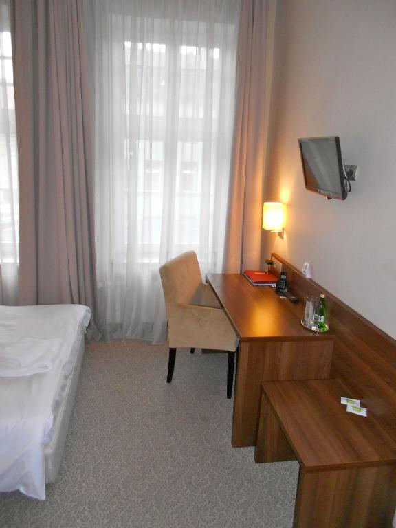 Hotel Srodmiejski Zielona Gora  Bilik gambar