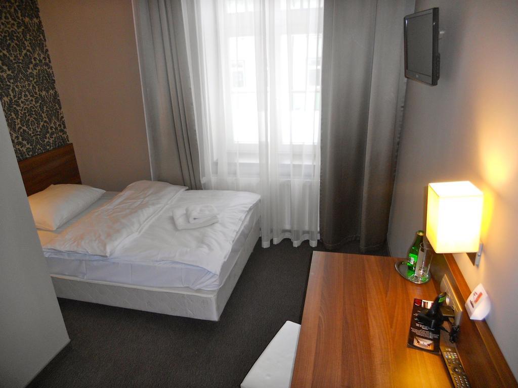 Hotel Srodmiejski Zielona Gora  Bilik gambar